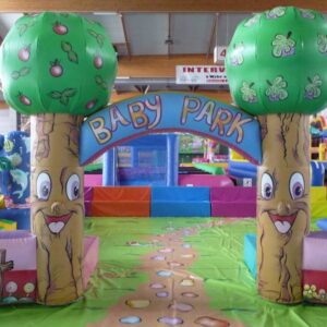 Clôture d'entrée du Baby Parc en Arbre